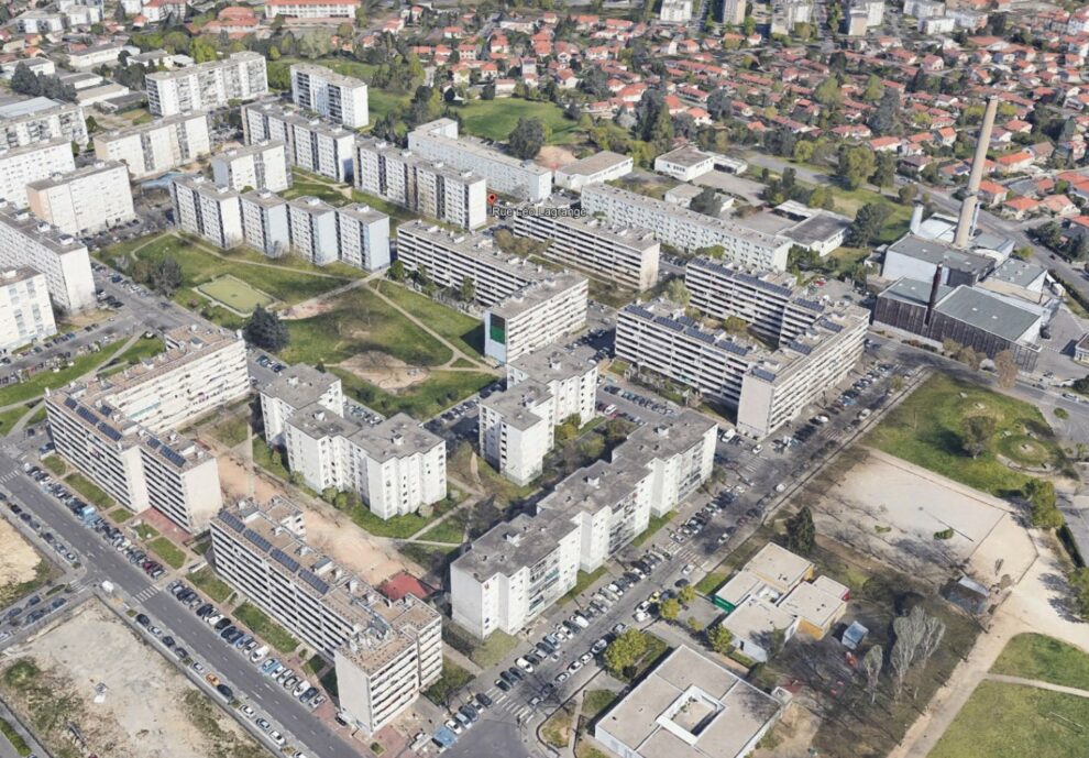 <h3 class="post-title">Léo Lagrange</h3>
